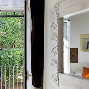 Leonardo Colosseo Apartment